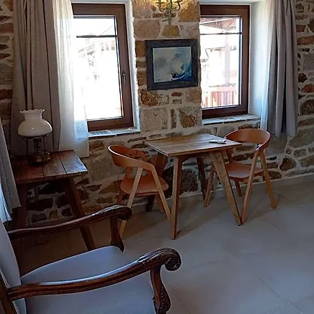 Annousa's House & 4*