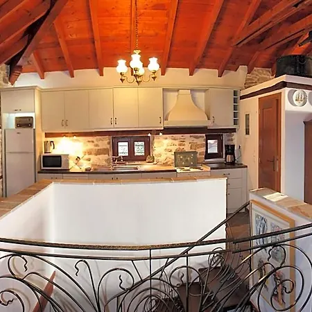 فندق Annousa's House & 4*
